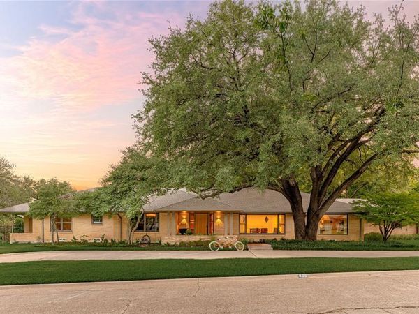 906 Leatrice Drive, Dallas, TX 75208
