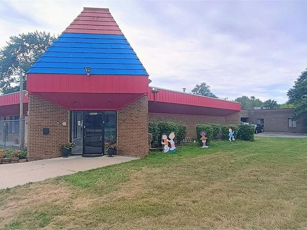 29721 6 Mile Road, Livonia, Mi 48152