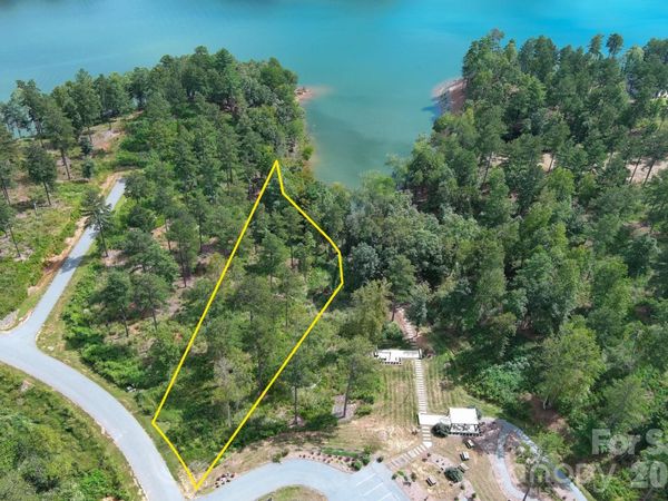 2936 Jumping Run , Connelly Springs, NC 28612