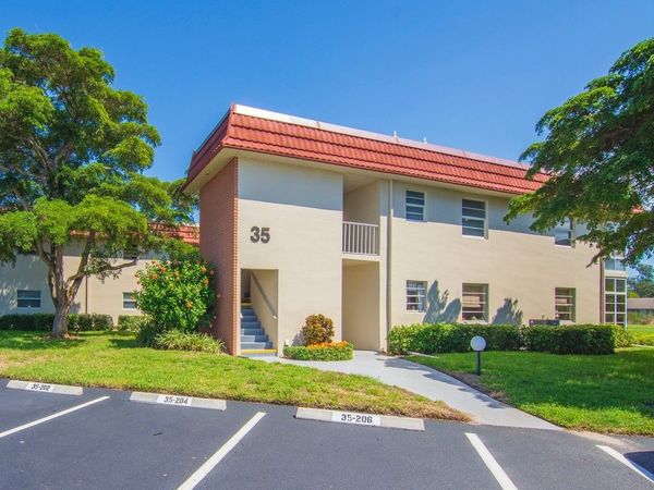 35 Pine Arbor Lane, Unit 107, Vero Beach, FL 32962