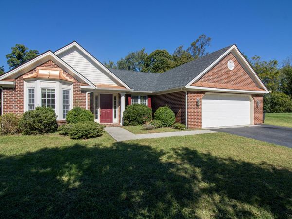 6350 Stonecroft CT, Roanoke, VA 24018