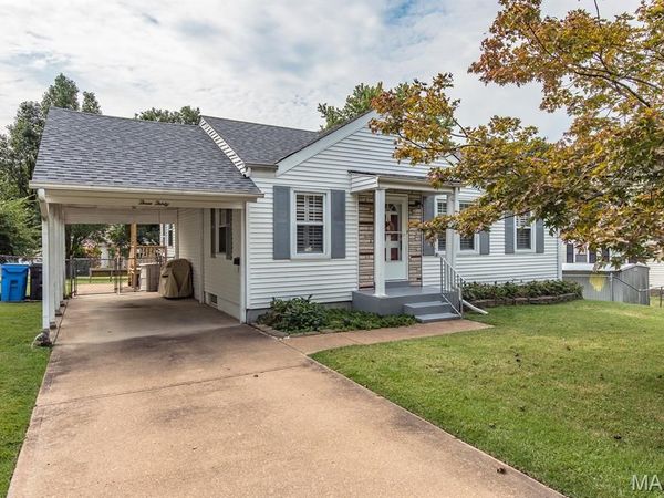 330 Derhake Road, Florissant, MO 63031