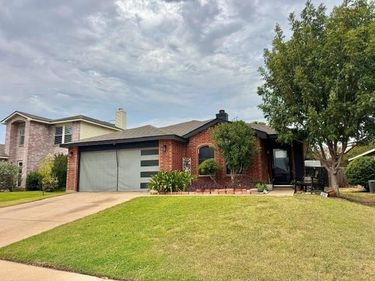 5213 Prestwick Drive, Fort Worth, TX 76135