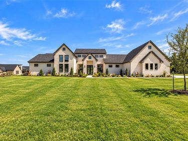 5825 Grey Wolf Court, Fort Worth, TX 76140