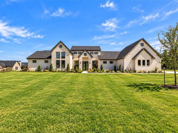 5825 Grey Wolf Court, Fort Worth, TX 76140