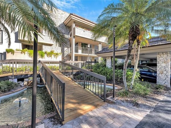5950 Pelican Bay BLVD , Unit 113, NAPLES, FL 34108