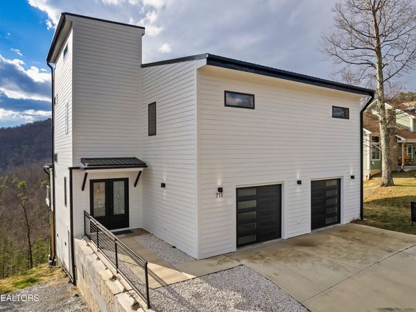 713 John Sevier Drive, Sevierville, TN 37876