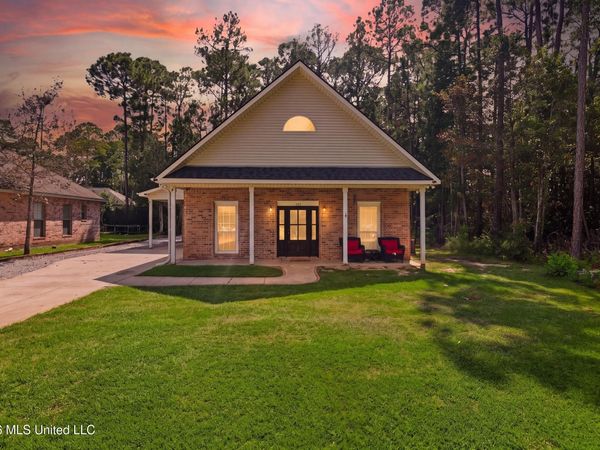 737 Ieke Circle, Diamondhead, MS 39525