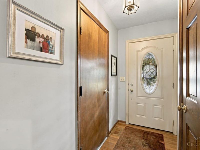 6128 Cleves Warsaw Pike, Delhi Township, OH 45233 Photo 5