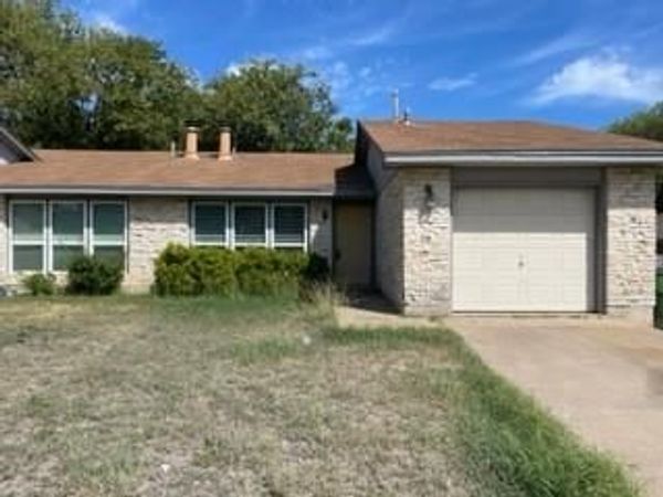 606 Country Aire DR, Unit B, Round Rock, TX 78664