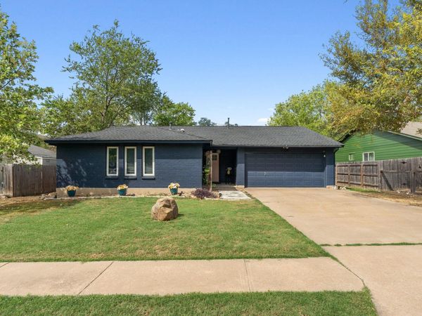 9104 Texas Oaks DR, Austin, TX 78748