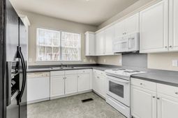 4668 Palm View Circle photo 4