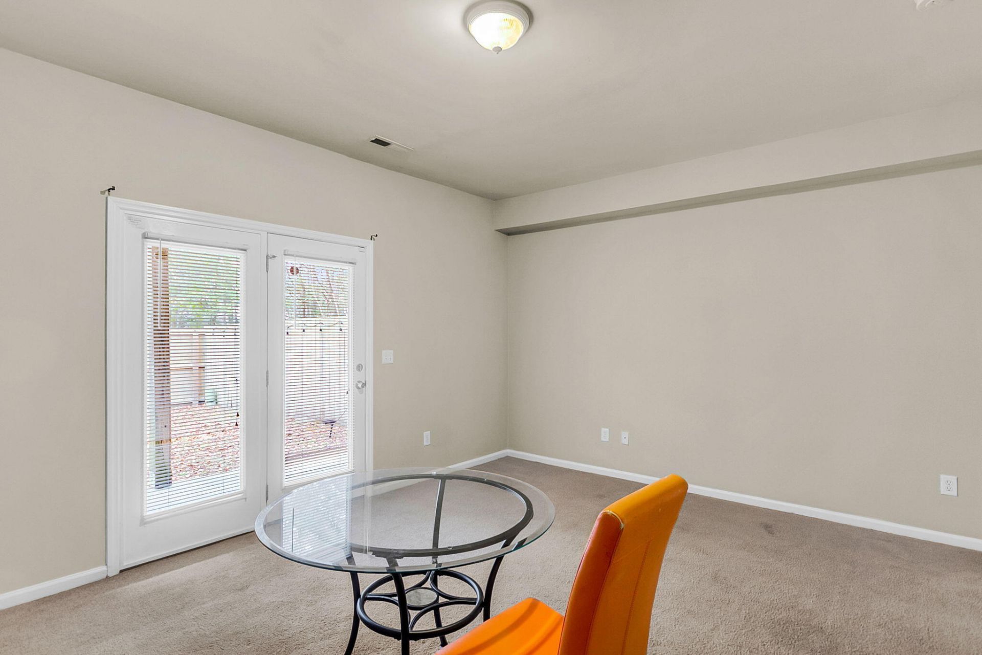 4668 Palm View Circle Photo 6