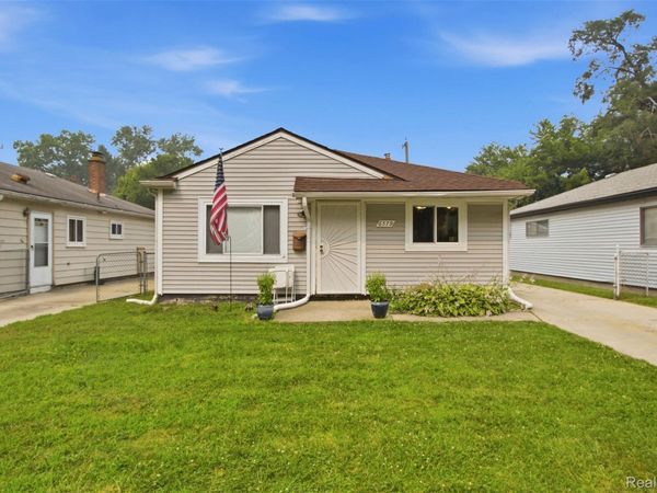 6579 N Highland Street , Dearborn Heights, Mi 48127