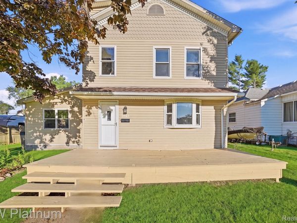 1309 Saint Clair Boulevard, Algonac, Mi 48001