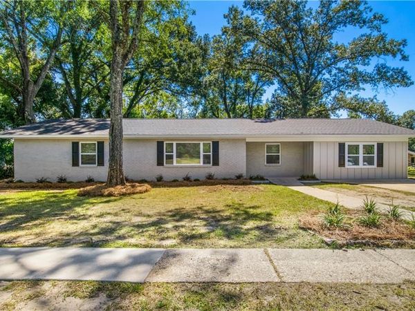4305 Moffett Road , Mobile, AL 36618
