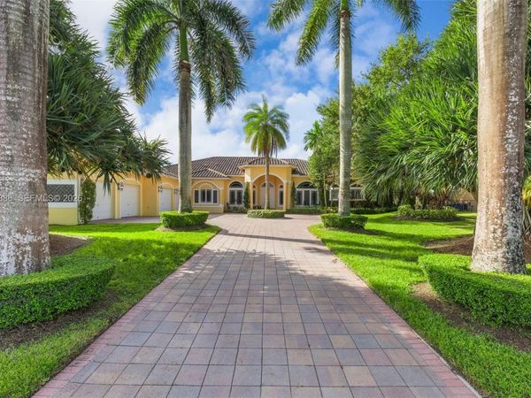 10640 Pegasus St , Davie, FL 33324