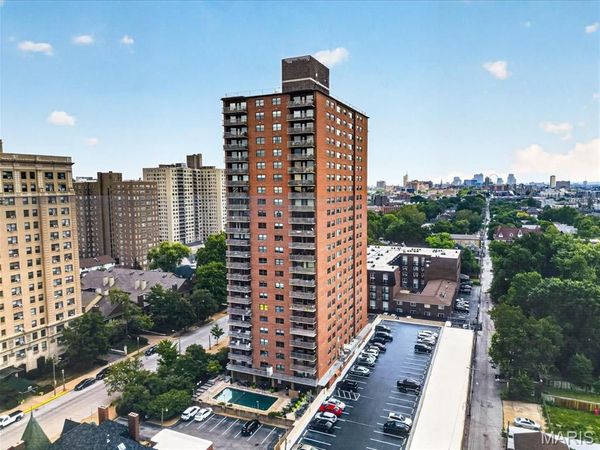 4466 W Pine Boulevard, Unit 8C, St Louis, MO 63108