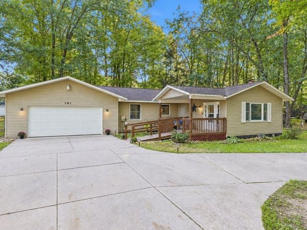 161 Pepperell Avenue, Houghton Lake, MI 48629