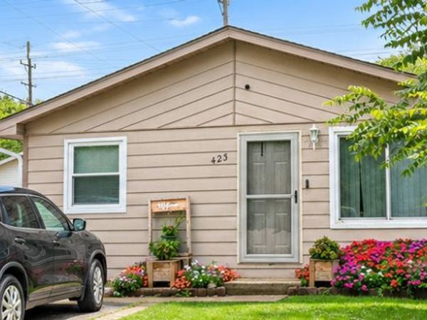 423 W Hawthorne Drive , Round Lake Beach, IL 60073