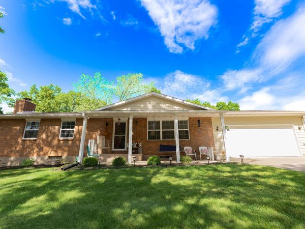 9755 E Lake San-Lynn Road, Centralia, MO 65240