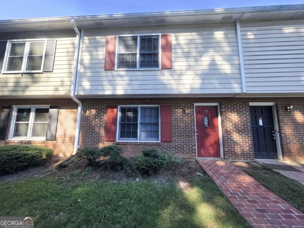 2140 Kings Gate Cir, Unit # B, Snellville, GA 30078
