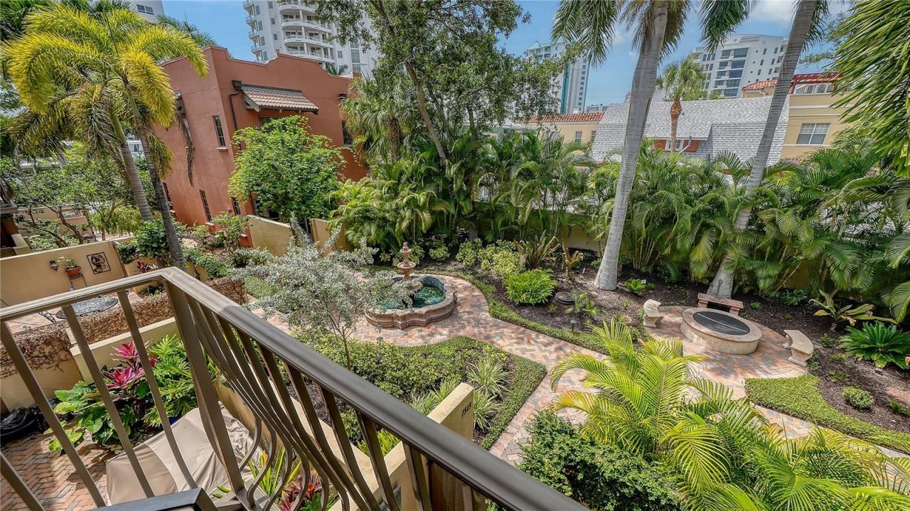 1513 Oak Street, Unit 18, Sarasota, FL 34236 Photo