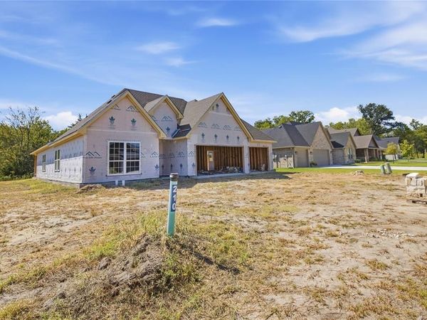 210 Trevor Lane , Greenville, TX 75402
