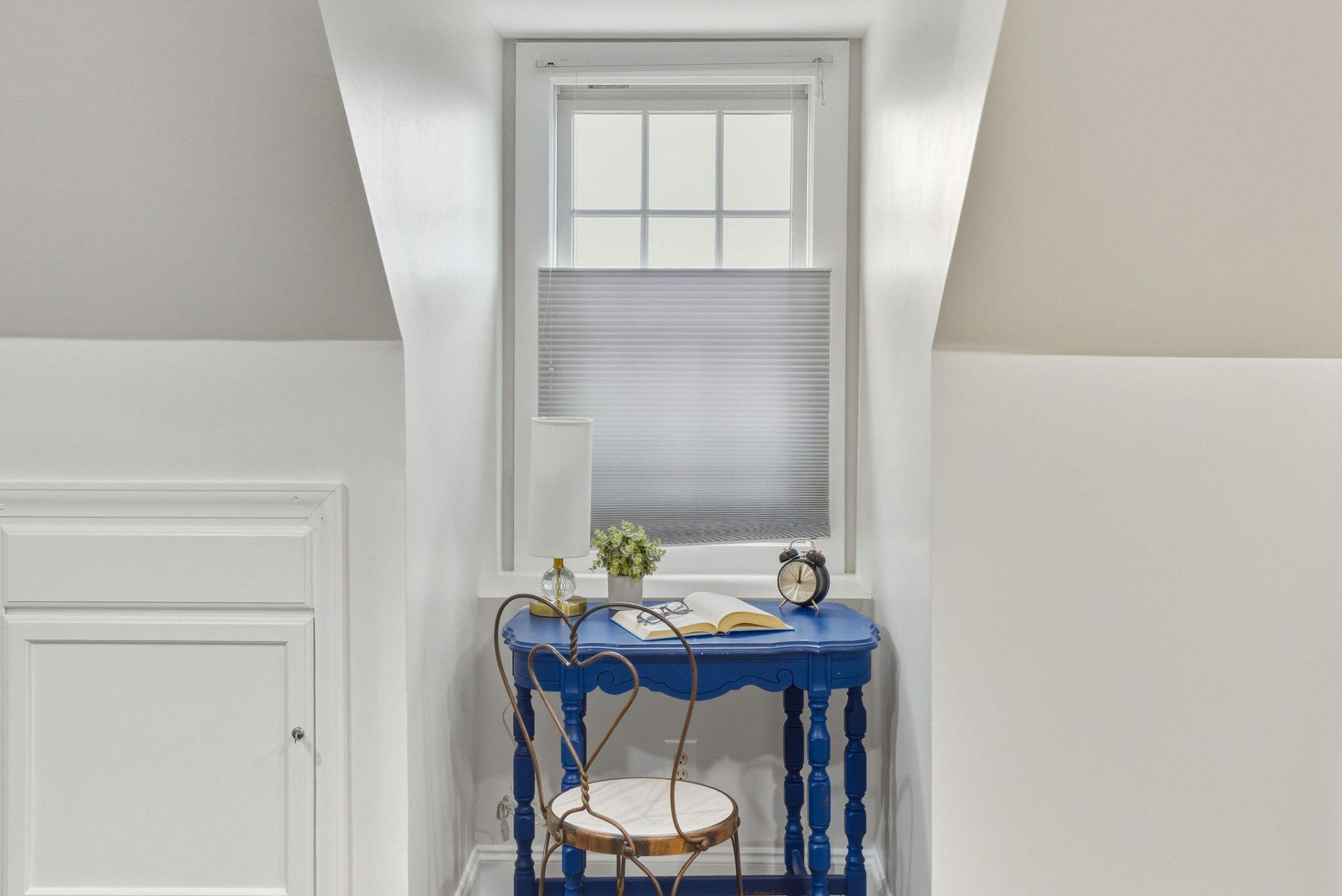 348 King Street Photo 15