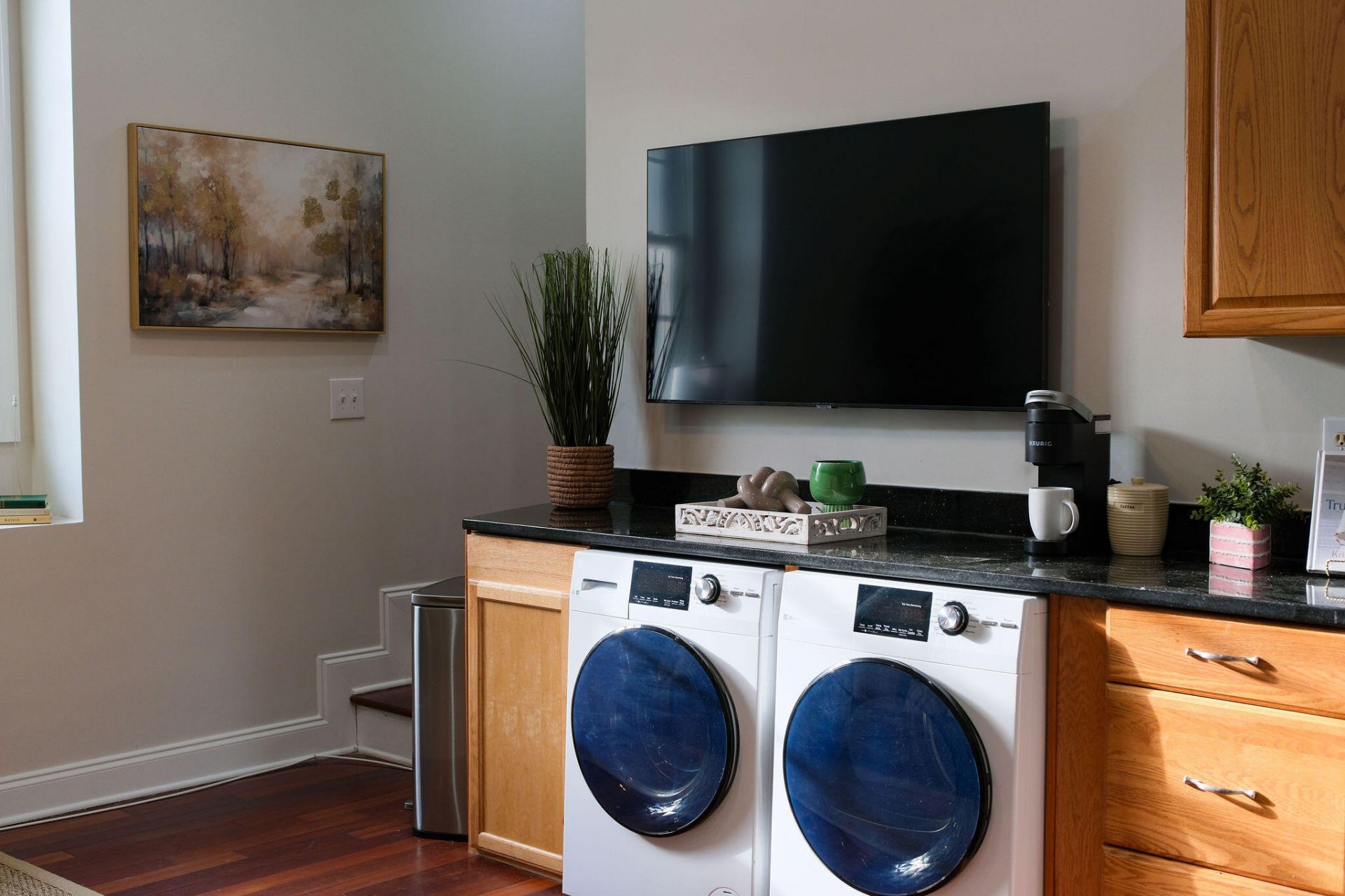 348 King Street Photo 8