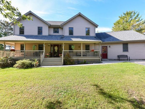 S86W30445 Stonegate DRIVE, Mukwonago, WI 53149
