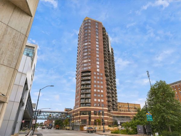 300 Walnut Street, Unit 1306, Des Moines, IA 50309