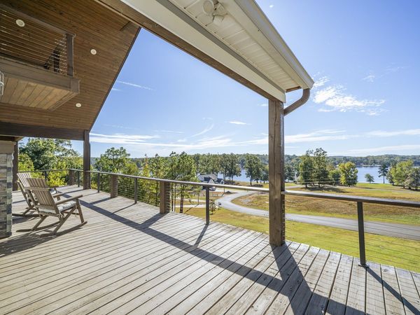 121 Persimmon Ln , Lexington, TN 38351