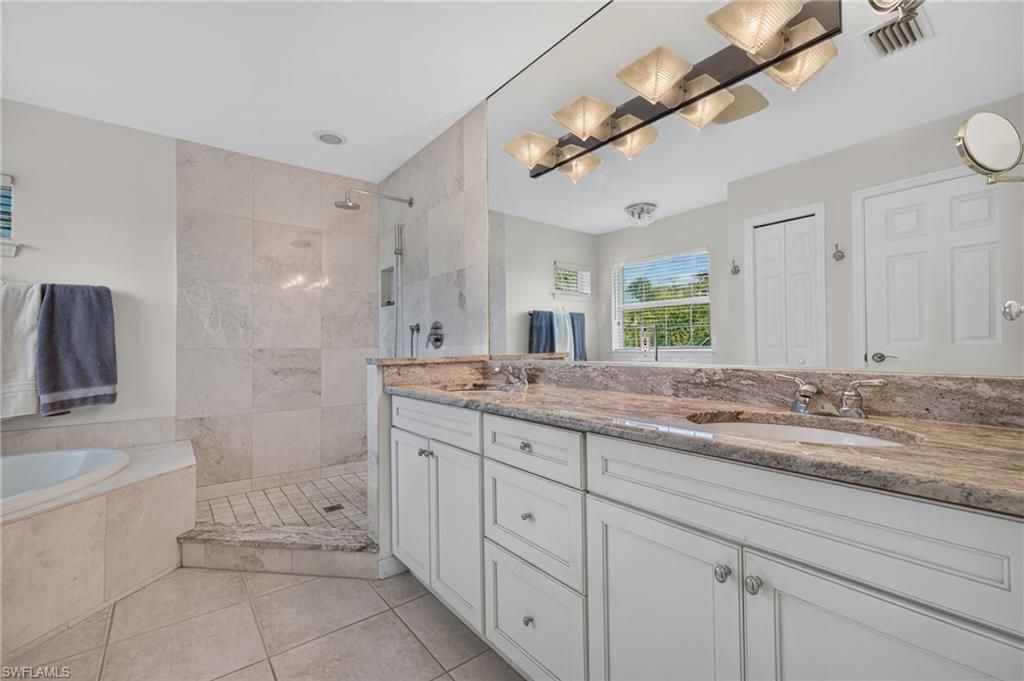 561 Lighthouse Way, Sanibel, FL 33957 Photo