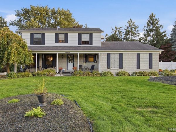 34979 Oakland Street, Farmington, Mi 48335