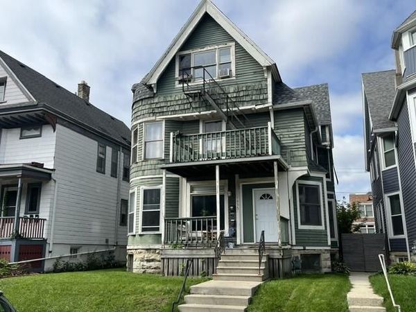 1655 N Van Buren STREET, Milwaukee, WI 53202