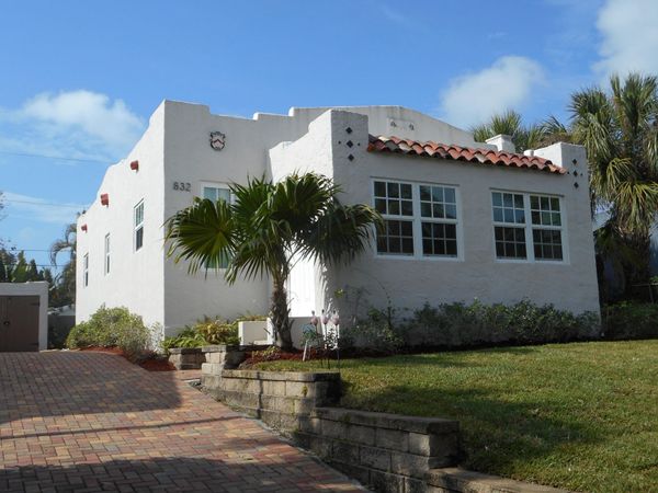 832 BISCAYNE Drive, West Palm Beach, FL 33401