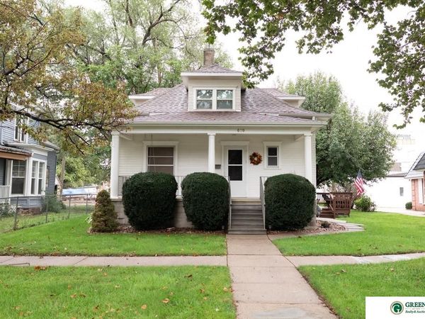 610 N Beaver Avenue, York, NE 68467
