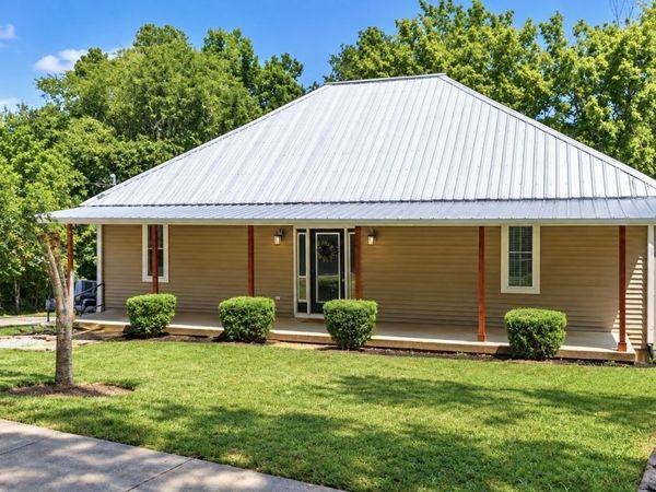 112 Humphries St , Charlotte, TN 37036
