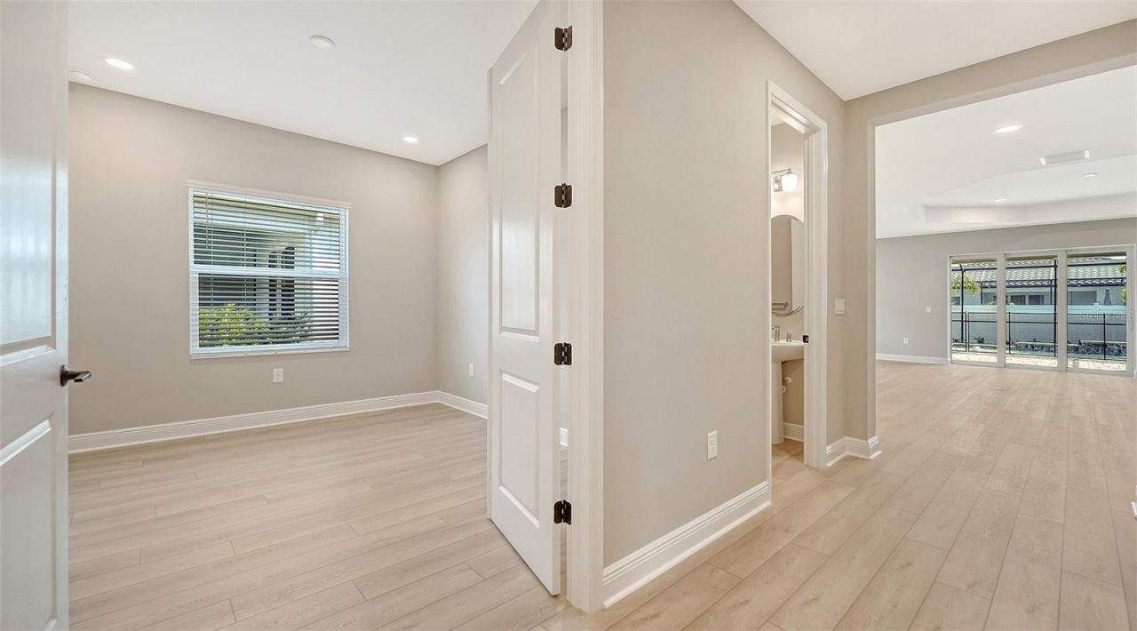 8201 Scarletbush Drive, Sarasota, FL 34240 Photo