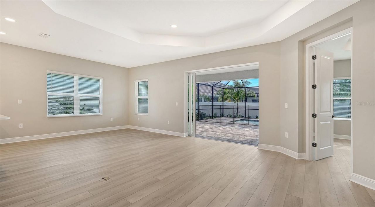 8201 Scarletbush Drive, Sarasota, FL 34240 Photo