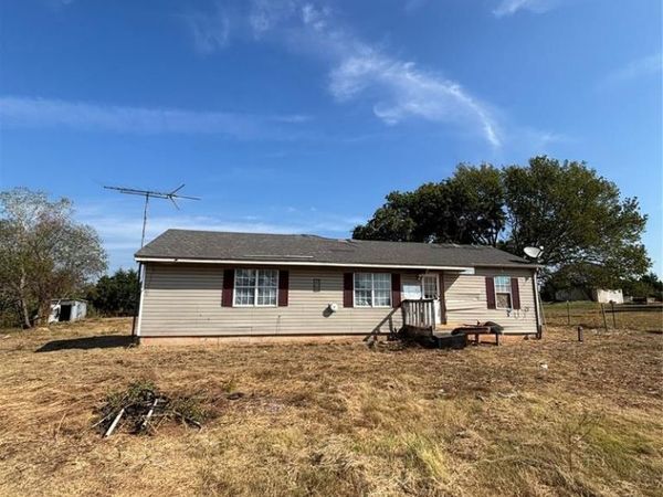 104 Valley View Drive, Shawnee, OK 74804