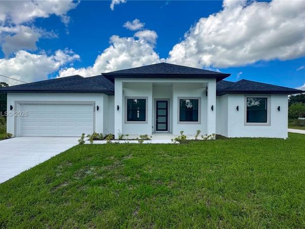 733 Alee St E, Lehigh Acres, FL 33467