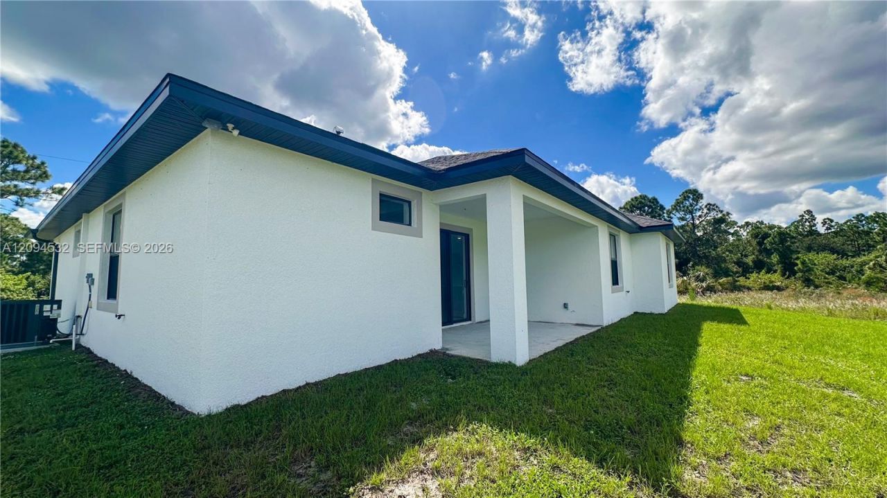 733 Alee St E, Lehigh Acres, FL 33974 Photo