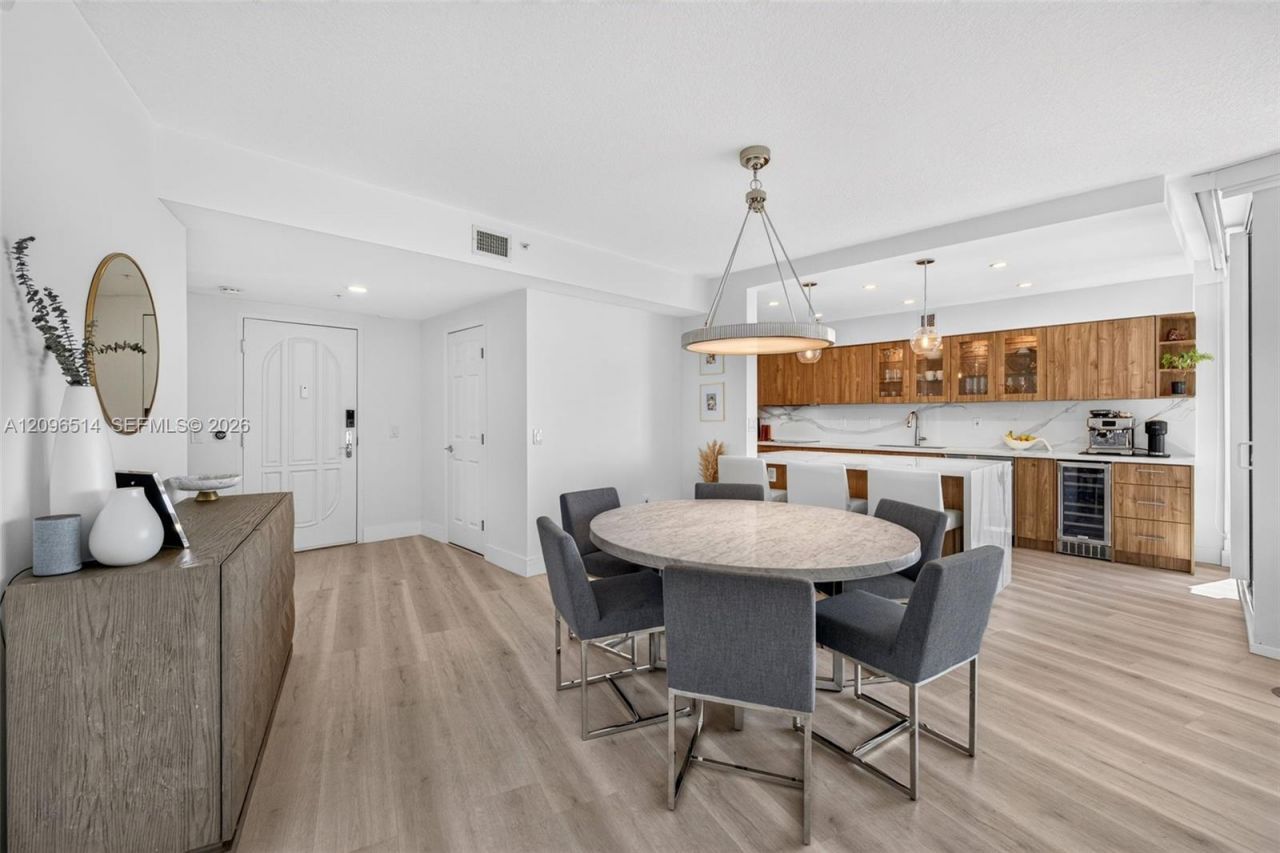 3370 Hidden Bay Dr , Unit 2410, Aventura, FL 33180 Photo