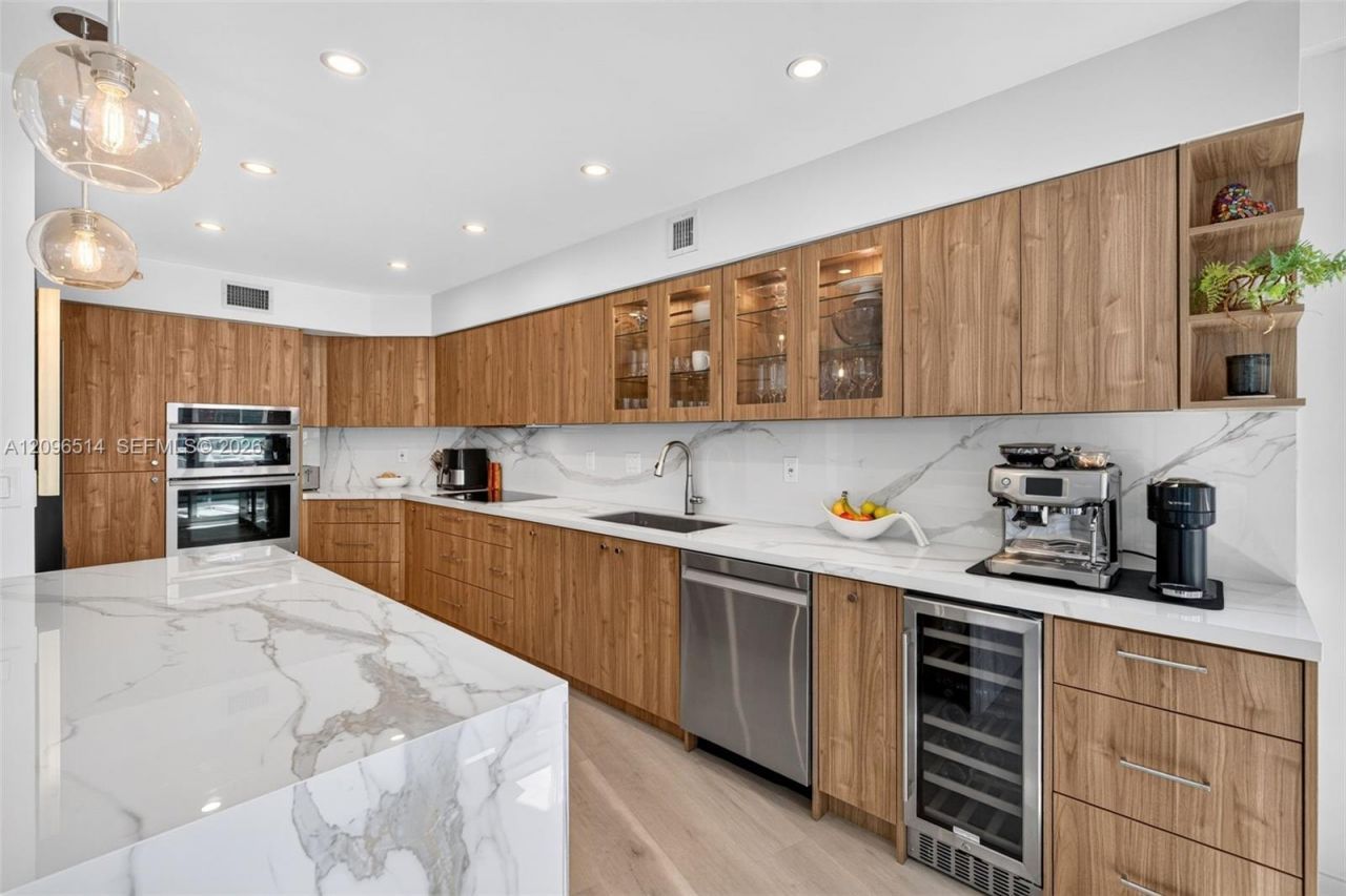 3370 Hidden Bay Dr , Unit 2410, Aventura, FL 33180 Photo