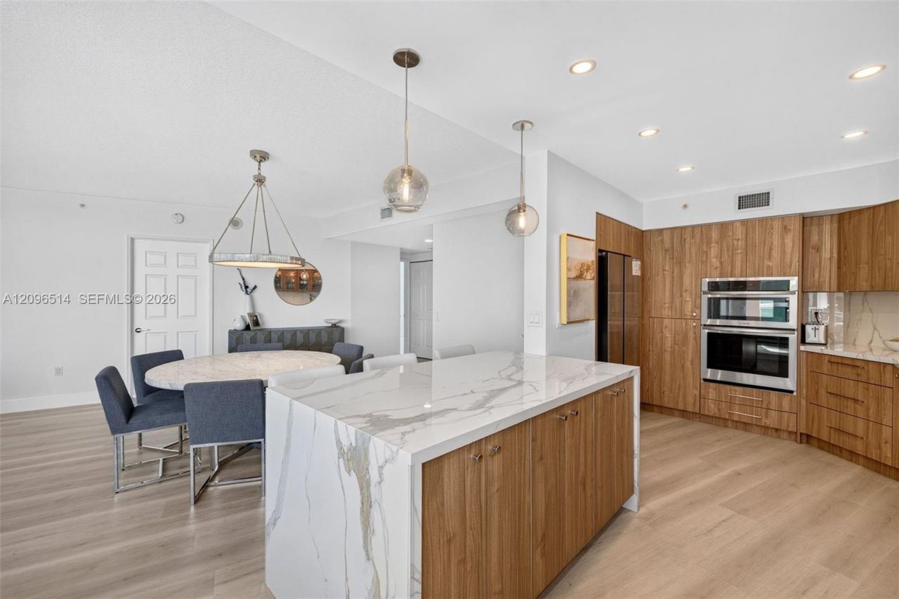 3370 Hidden Bay Dr , Unit 2410, Aventura, FL 33180 Photo