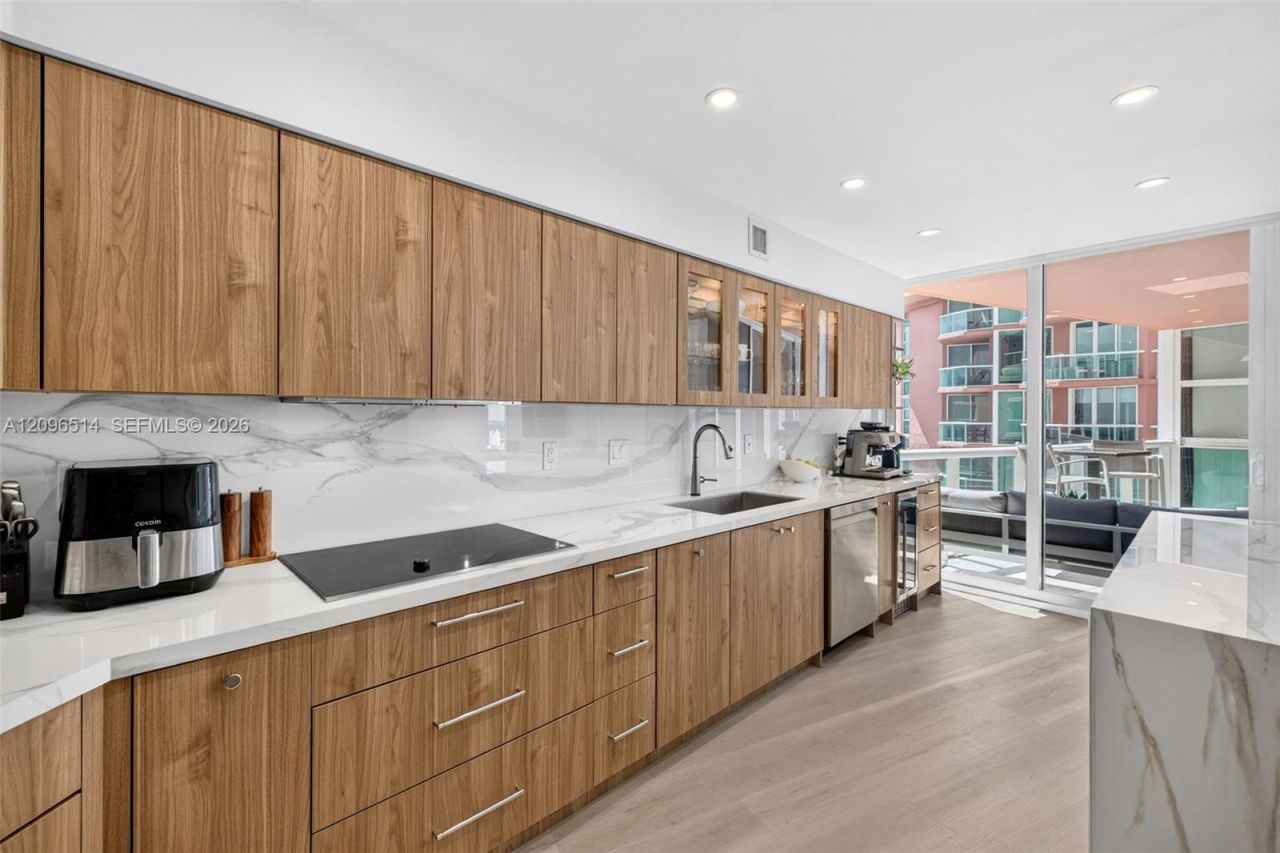 3370 Hidden Bay Dr , Unit 2410, Aventura, FL 33180 Photo