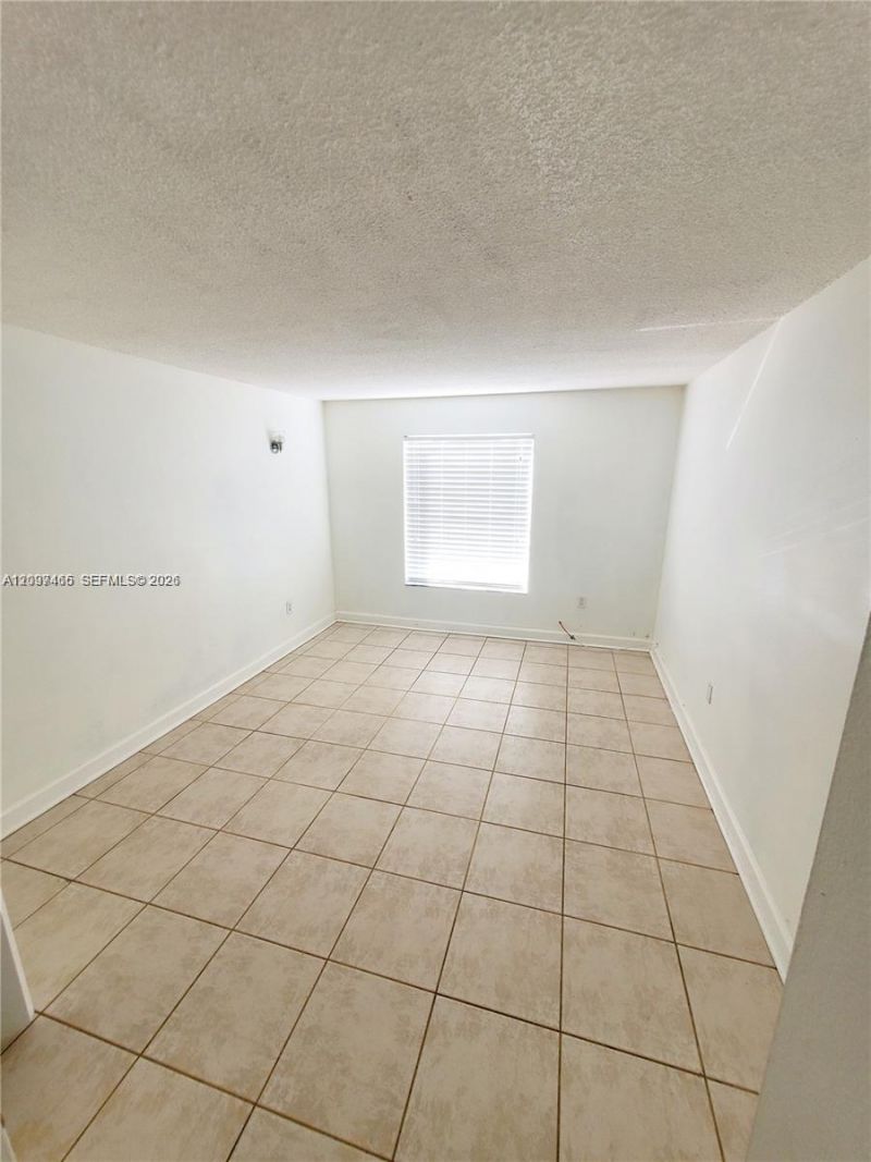 5199 NW 7th St , Unit 302, Miami, FL 33126 Photo