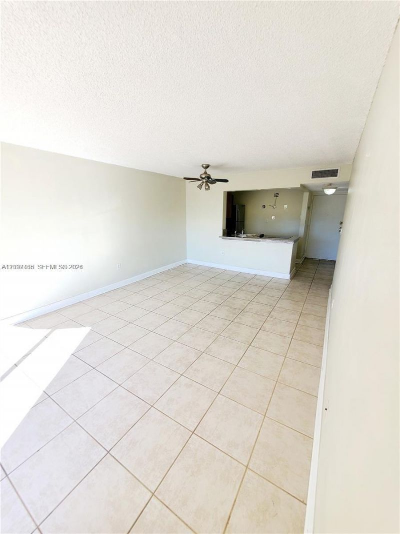 5199 NW 7th St , Unit 302, Miami, FL 33126 Photo
